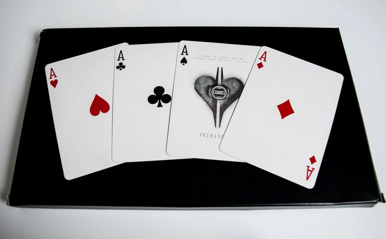 cards and screen